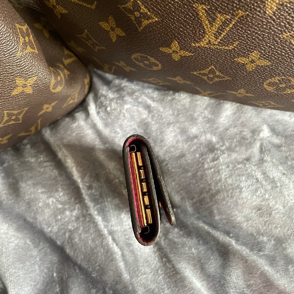 Louis Vuitton Multicles 4 Fuschia Key Holder - Picture 10 of 15